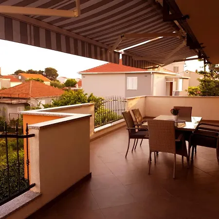 Marino Апартаменты Каштела